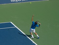 Federer serving